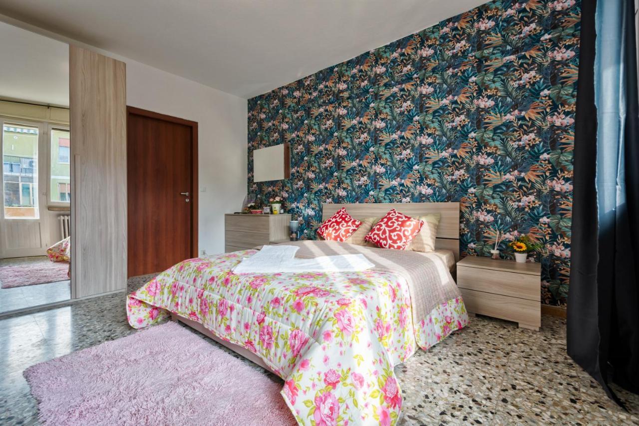 R&R Apartment Маргера Екстериор снимка