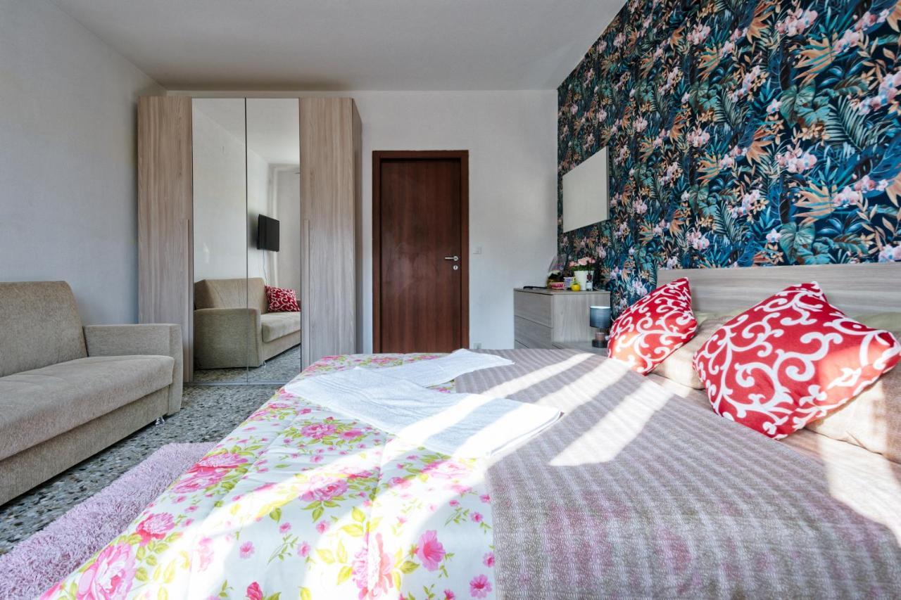 R&R Apartment Маргера Екстериор снимка