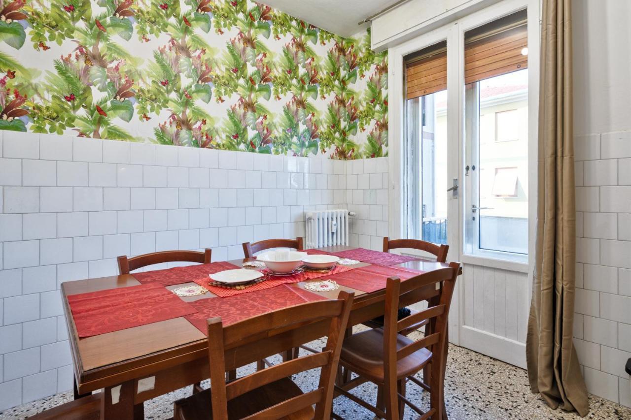 R&R Apartment Маргера Екстериор снимка